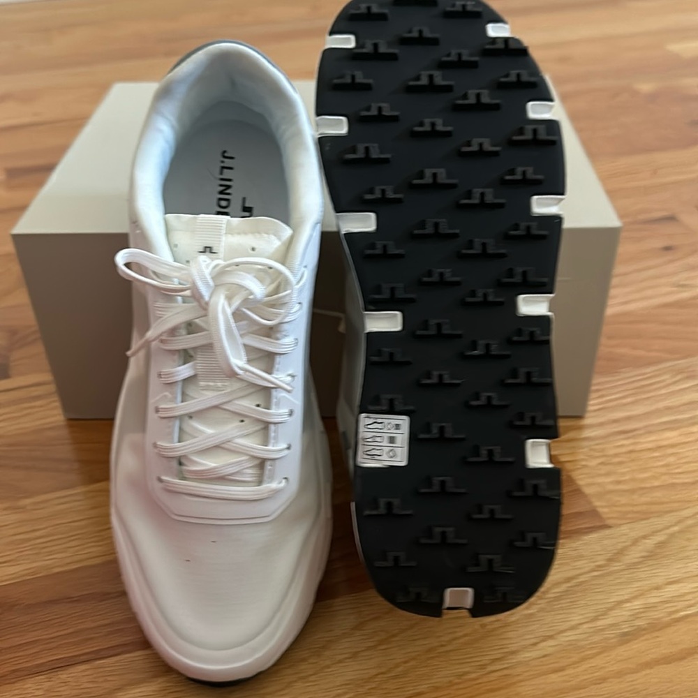 J. Lindeberg women’s golf shoe